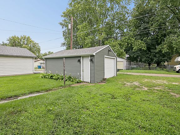3rd image of 1042 S 8th Ave