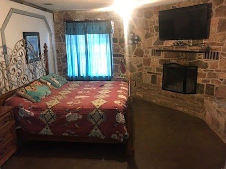 5th image of 2966 E Valley Dr