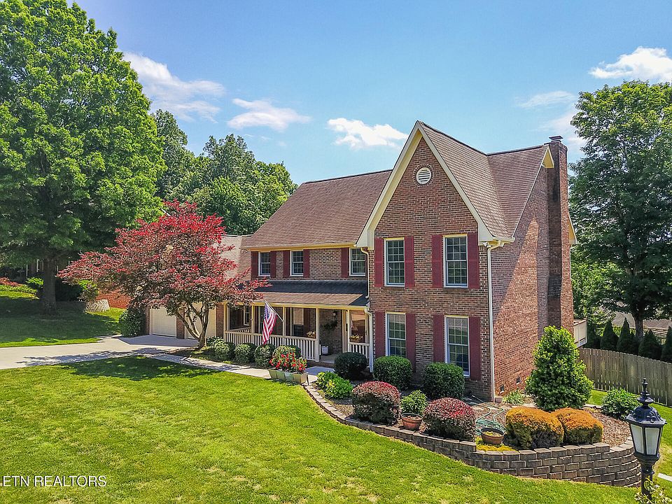 1st image of 315 Bigtree Dr