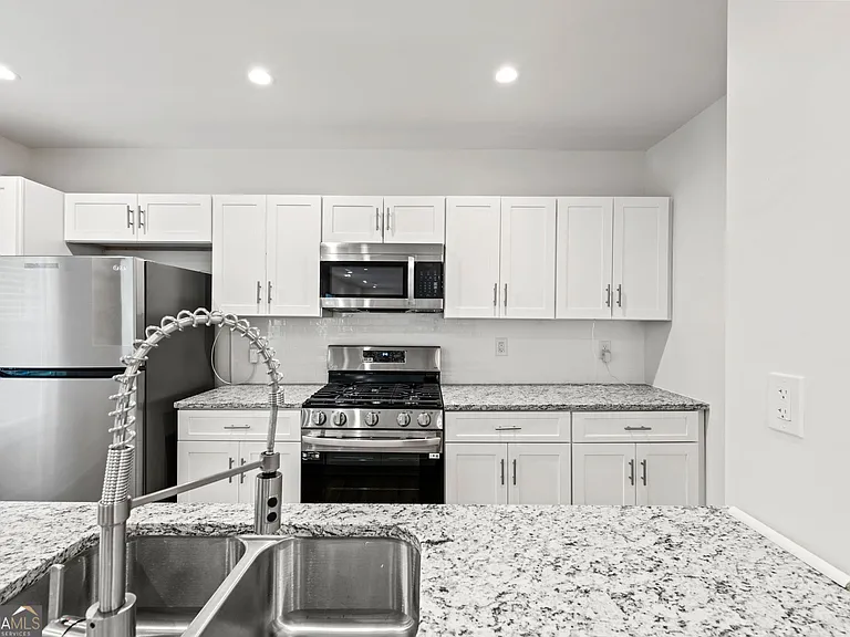 636 Francis Pl NW #A — Photo 13
