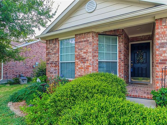 2nd image of 2205 Kingsdale Ct