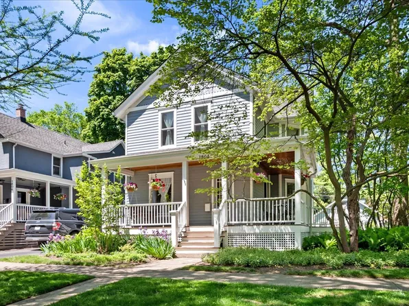 1804 Elmwood Ave, Wilmette, IL 60091