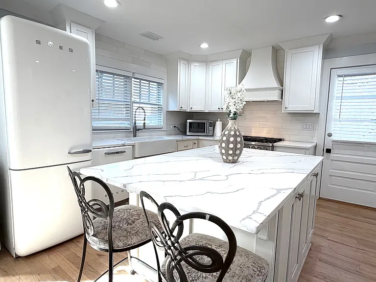 425 Garner St — Photo 4