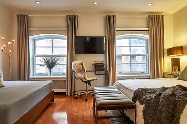 Rented by R New York