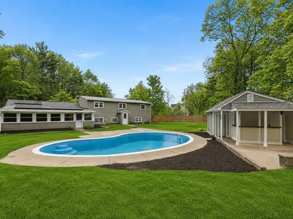 3 Willett Dr, Attleboro, MA 02703