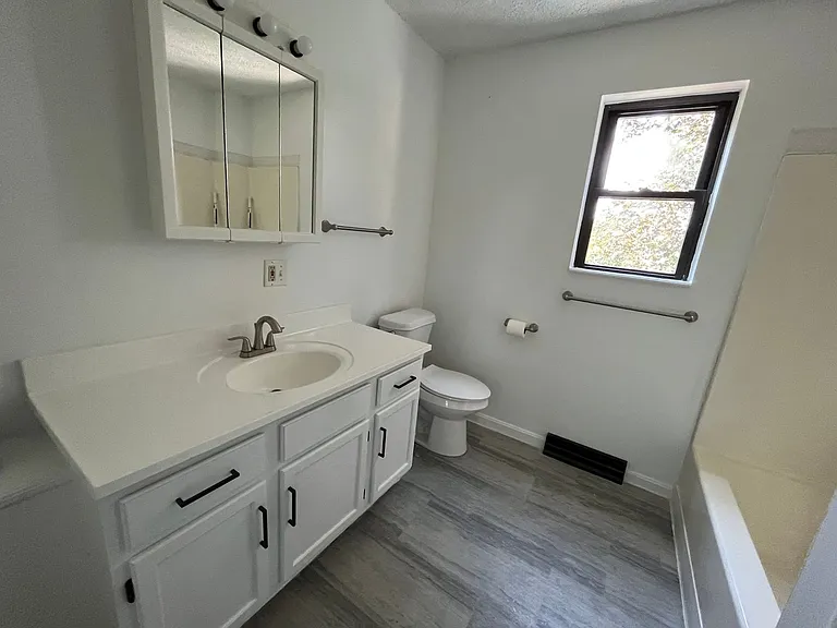 720 Water St — Photo 13