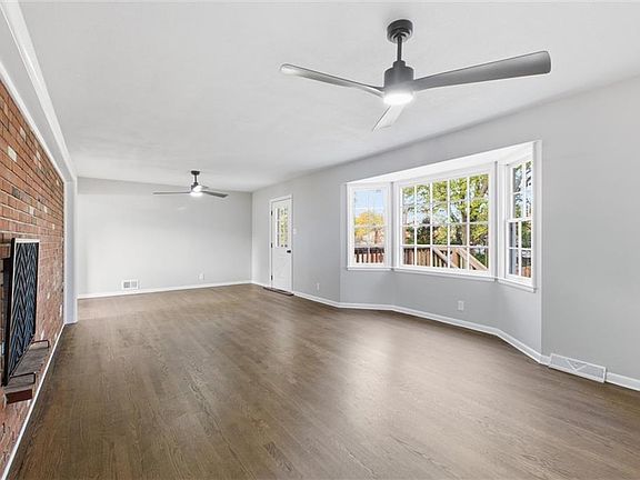 5th image of 3209 S Norton Ave