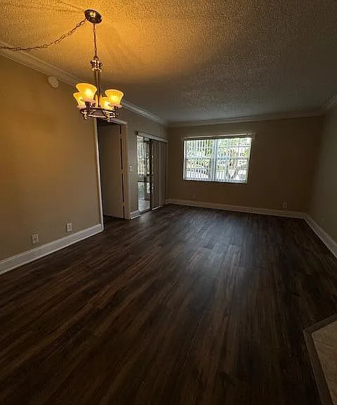 1536 SE Royal Green Cir #104 — Photo 27