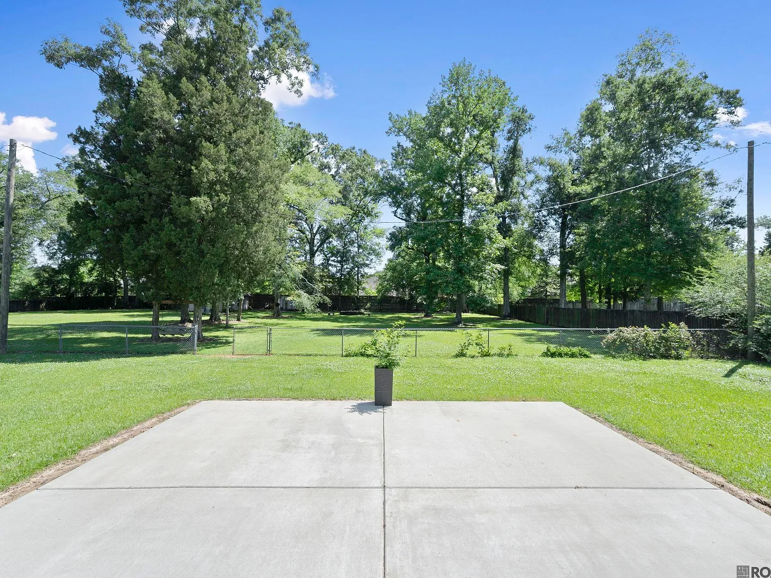 3 bed, 2050 sqft, $2,500 — Photo 3