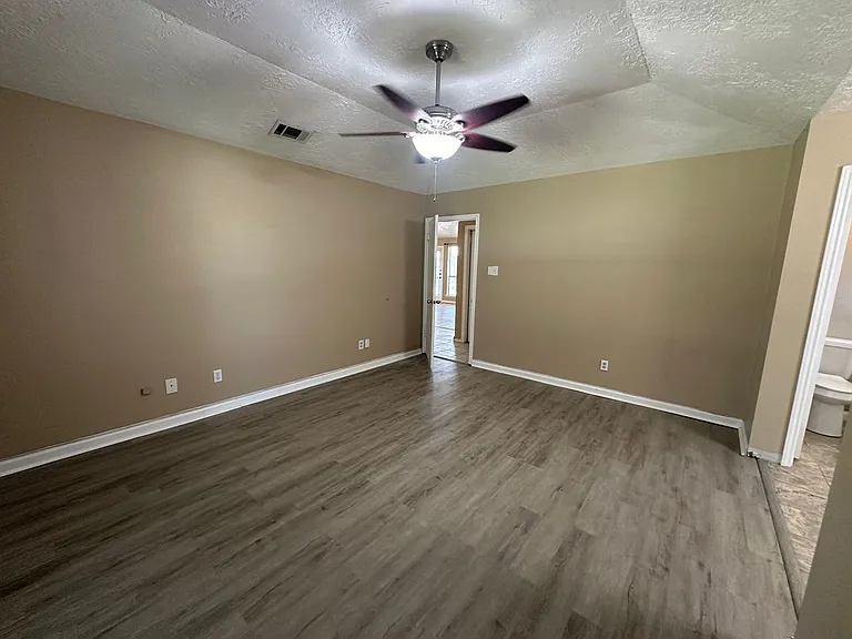 4045 Cavalry Dr — Photo 29