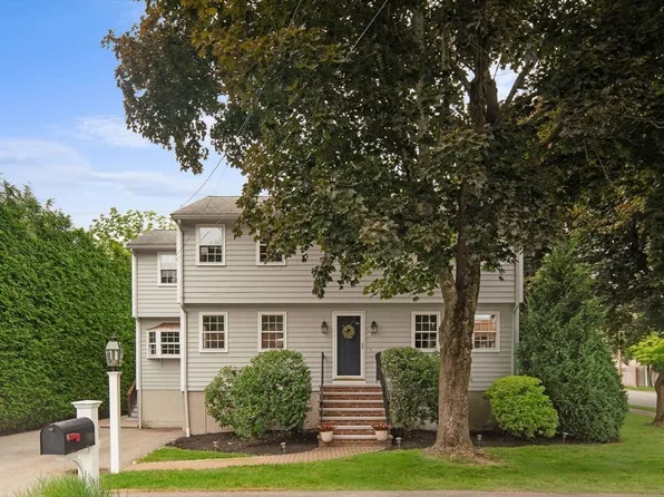 42 Riverside Dr, Reading, MA 01867