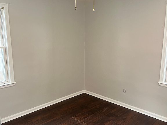 4th image of 24281 Parklawn St