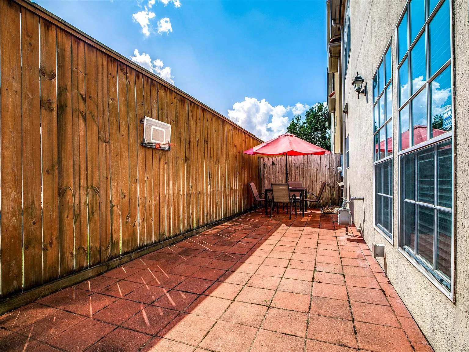 2 bed, 2.5 bath, 1476 sqft, $2,200 — Photo 3