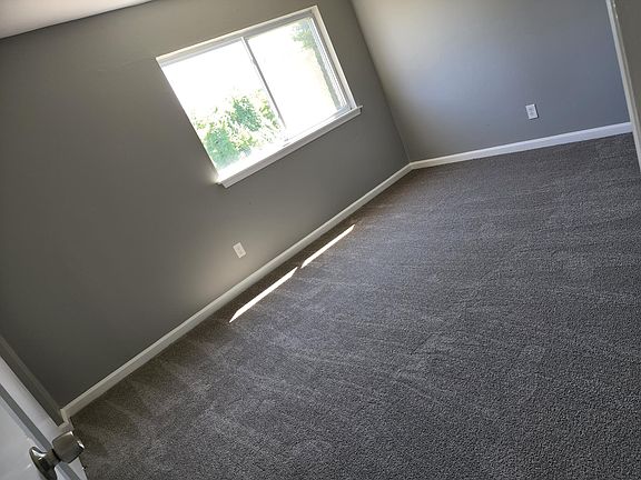 5th image of 960 Torero Ln #D