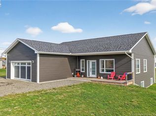 11 Riverside Dr, Petitcodiac, NB E4Z4T7