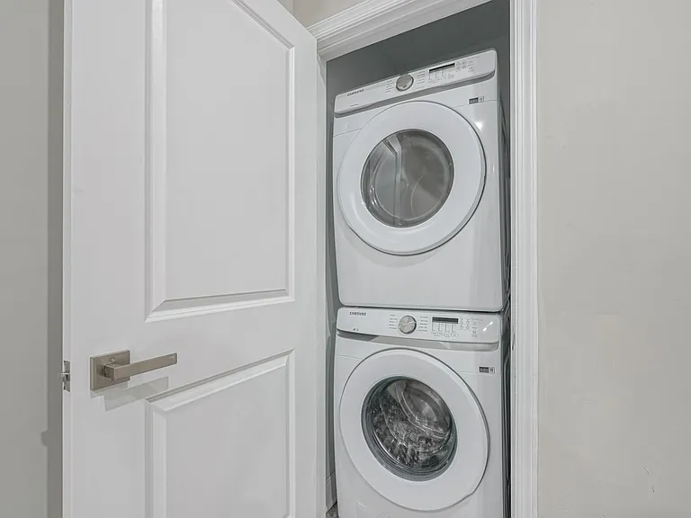5223 Irving St #1 — Photo 16
