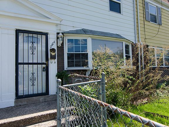 2nd image of 2404 Liberator St