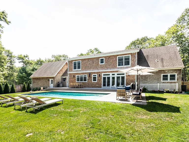 3 Oak Hill Ln — Photo 1