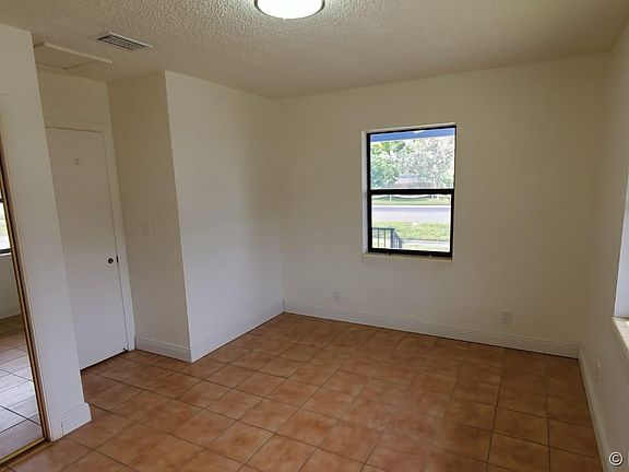 3rd image of 704 SW 2nd Ave #1
