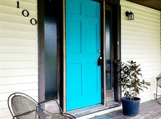 100 Damon Dr, West Columbia, TX 77486