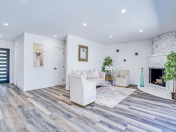 3rd image of 8129 Kelvin Ave