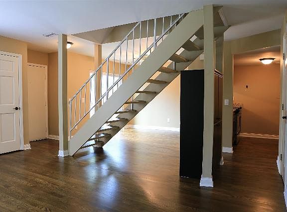 3rd image of 1604 Granville Rd #1604
