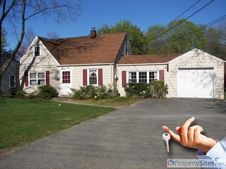 2nd image of 49 Village Rd