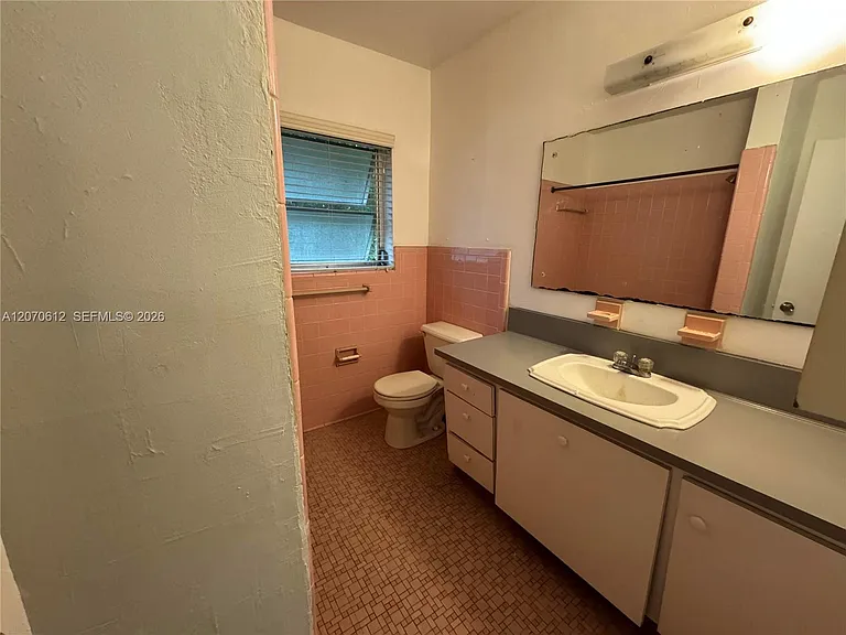 1250 S Alhambra Cir #18 — Photo 8