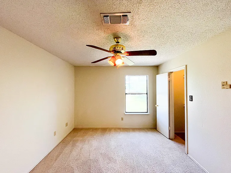2512 Schulze Dr — Photo 22