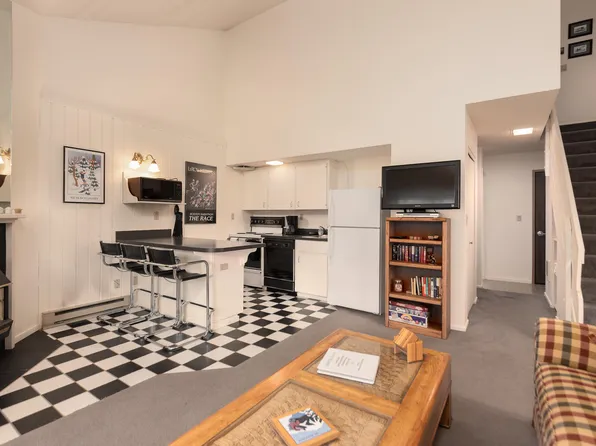 19717 SW Mount Bachelor Dr Unit 210, Bend, OR 97702