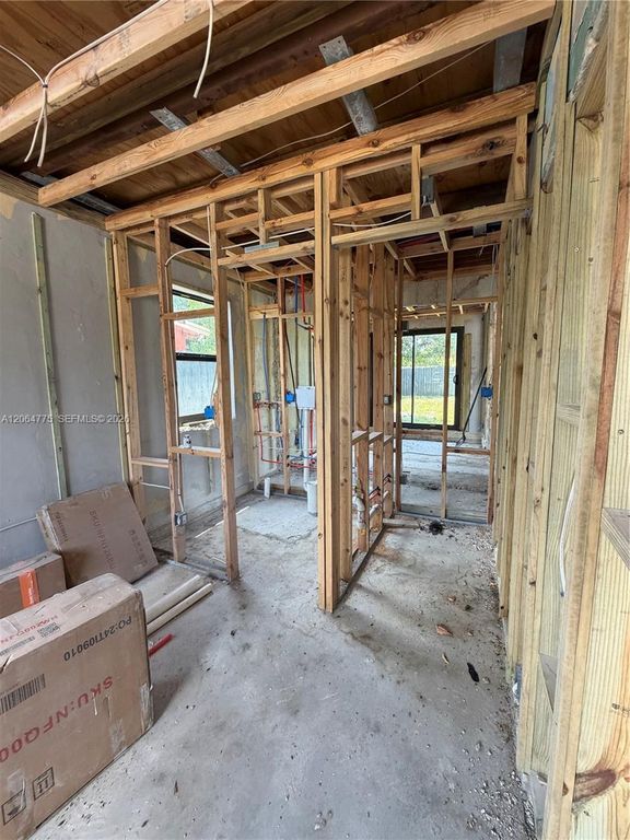 2732 NW 5th St, photo 6