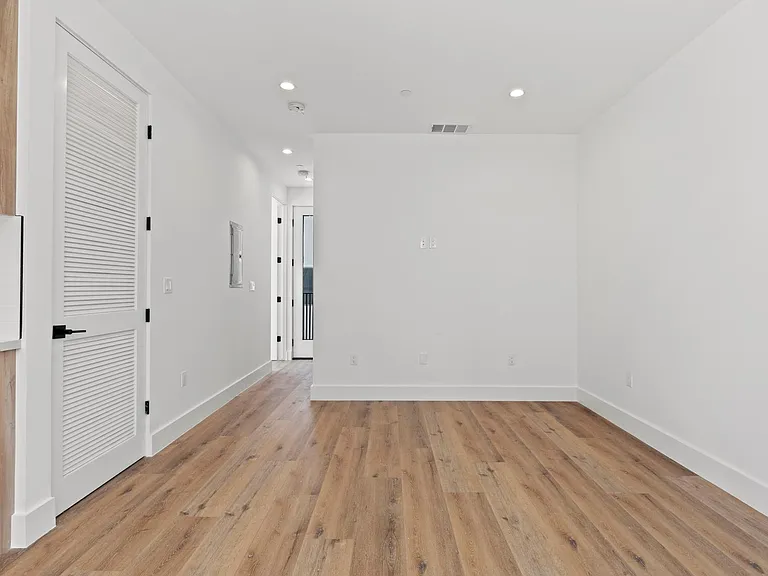10921 Hesby St #1/2 — Photo 4