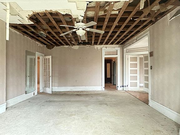 5th image of 403 7th St