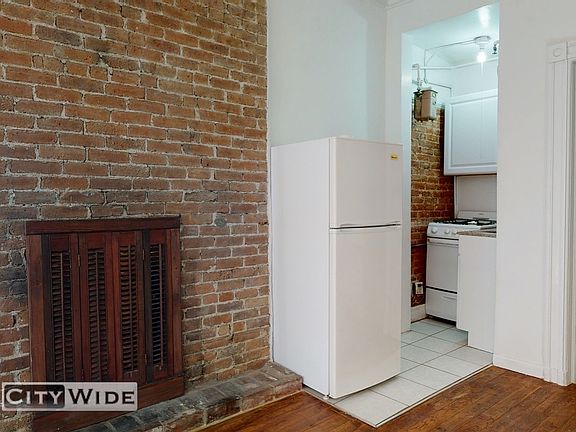 3rd image of 1043 Lexington Ave #4FW