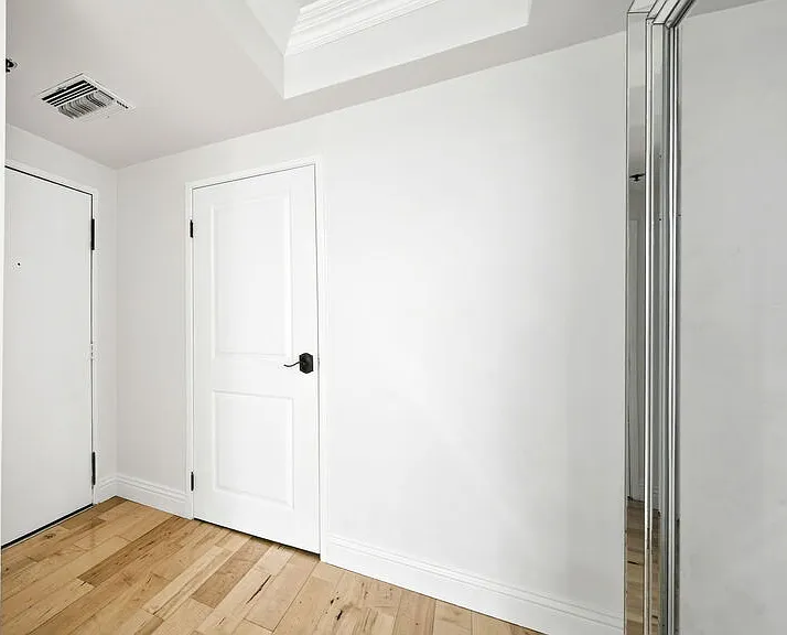 10660 Wilshire Blvd #805 — Photo 17