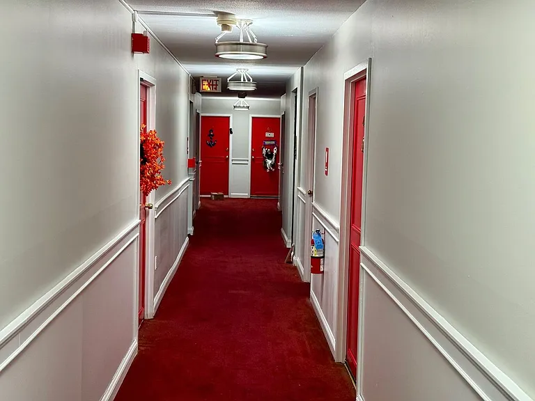 Blackstone Apartments — Photo 9