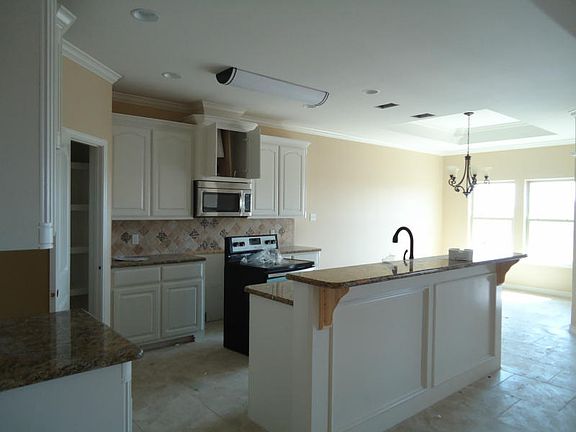 2nd image of 16106 Jessamine St