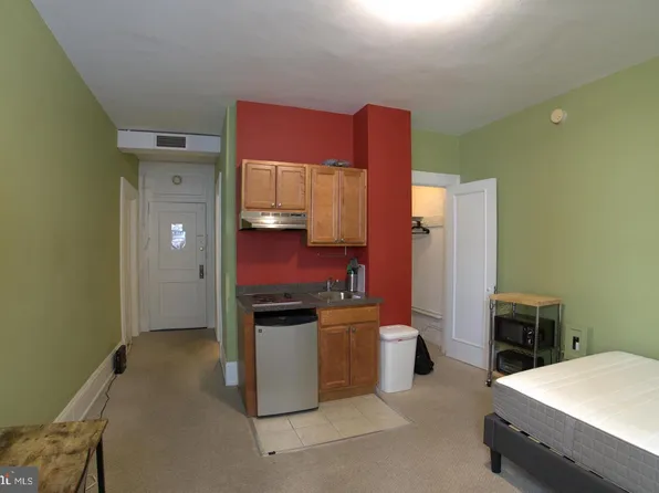 1324 Locust St APT 817, Philadelphia, PA 19107
