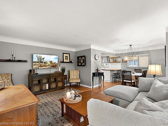 5th image of 31095 W Rutland St