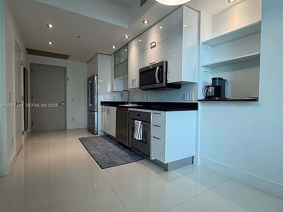 5th image of 60 SW 13th St APT 3808