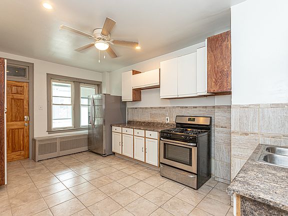 4th image of 832 N Mozart St #1