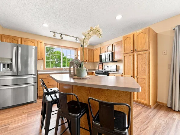 10693 Karston Ave NE, Albertville, MN 55301