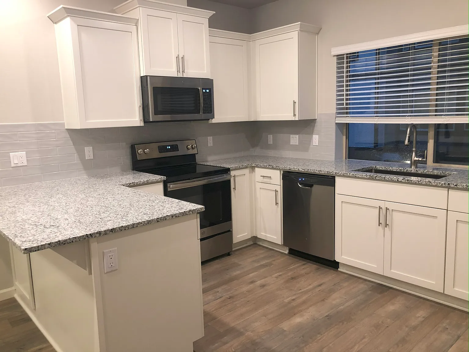 2 bed, 1432 sqft, $2,600 — Photo 3