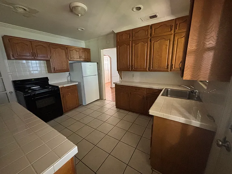 1323 S Louisville Ave — Photo 9