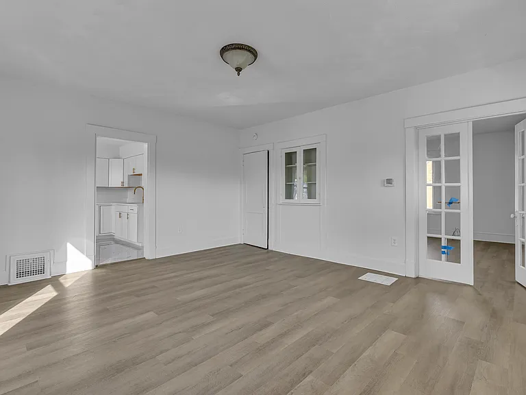81 Beaver St — Photo 2
