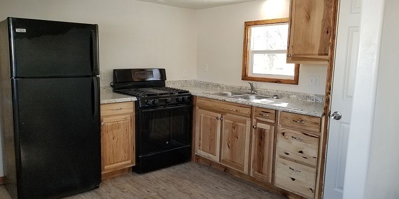 1st image of 351 S 1st E APT 1