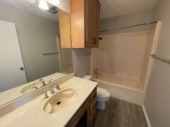 5th image of 2310 Birchbrook Ct