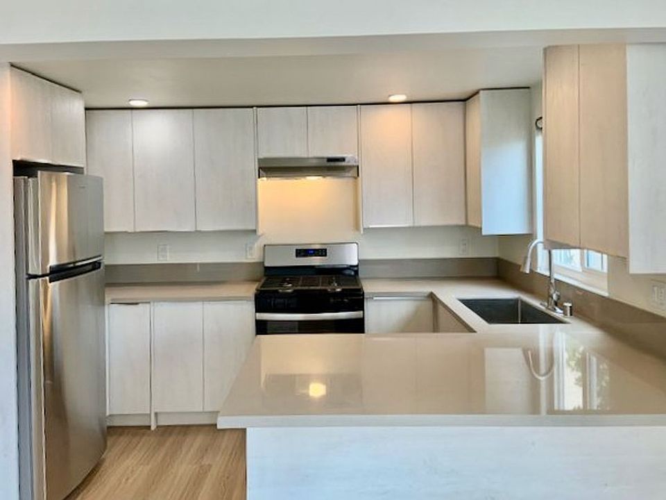 1st image of 626 N Kingsley Dr APT 6