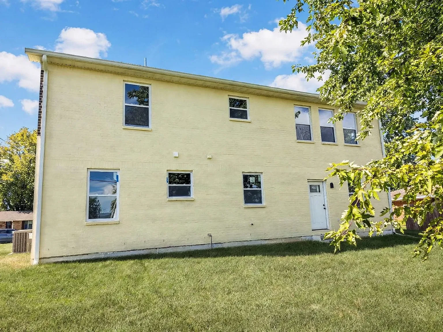 3 bed, $2,000 — Photo 3
