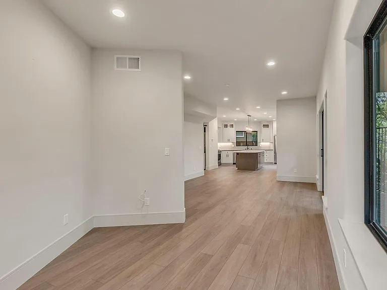 1229 Lincoln Ave #101 — Photo 3